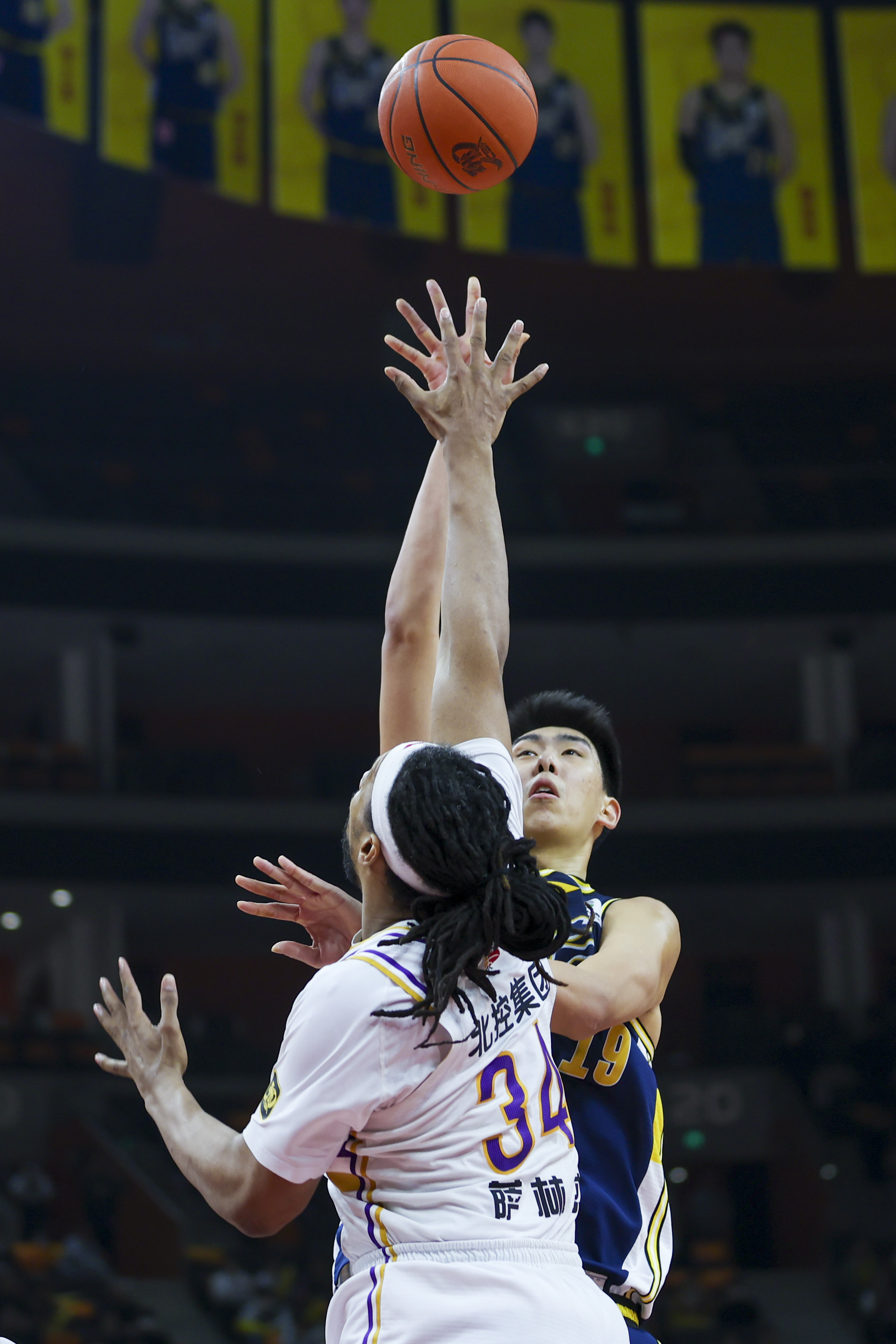 od体育地址-包含热血比拼!球员斗志昂扬备战重要战役的词条